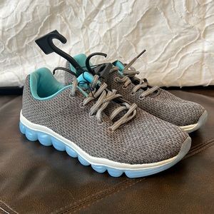 AVIA Sneakers